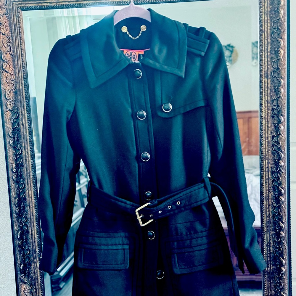 Tory Burch coat in size 2 in preloved condition
